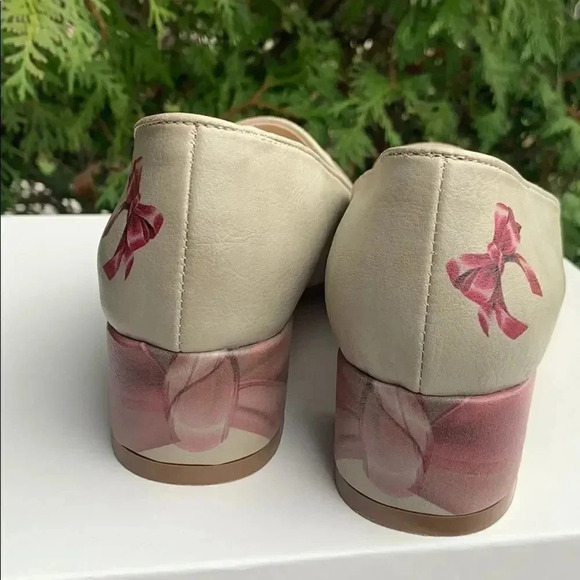 Goby Bow Print Loafer Pump - Picture 7 of 10